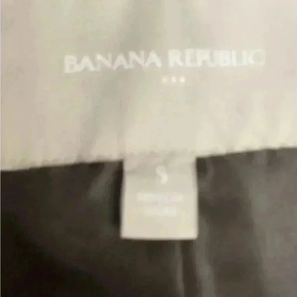 Like New Banana Republic Puffer Vest with a Belt - Picture 4 of 7